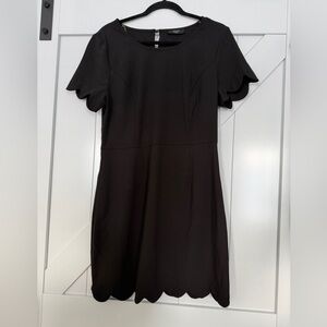 Elegant Black Scallop Sleeve Dress